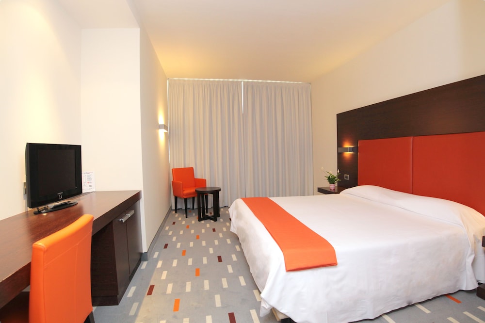 Standard Double or Twin Room - Photo 4