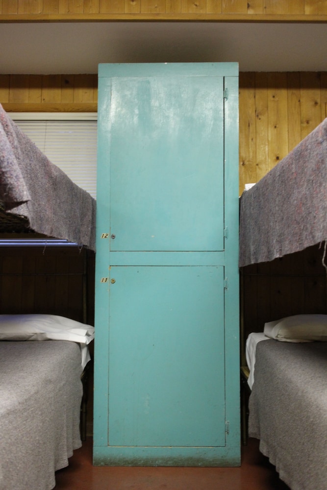 Shared Dormitory, Men Only, 1 Twin Bed in Bunk - NO Parking and NO Breakfast photo 2