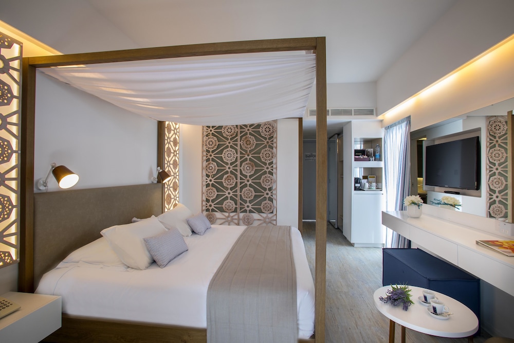 Premium Room, Sea View (Front) - Photo 2