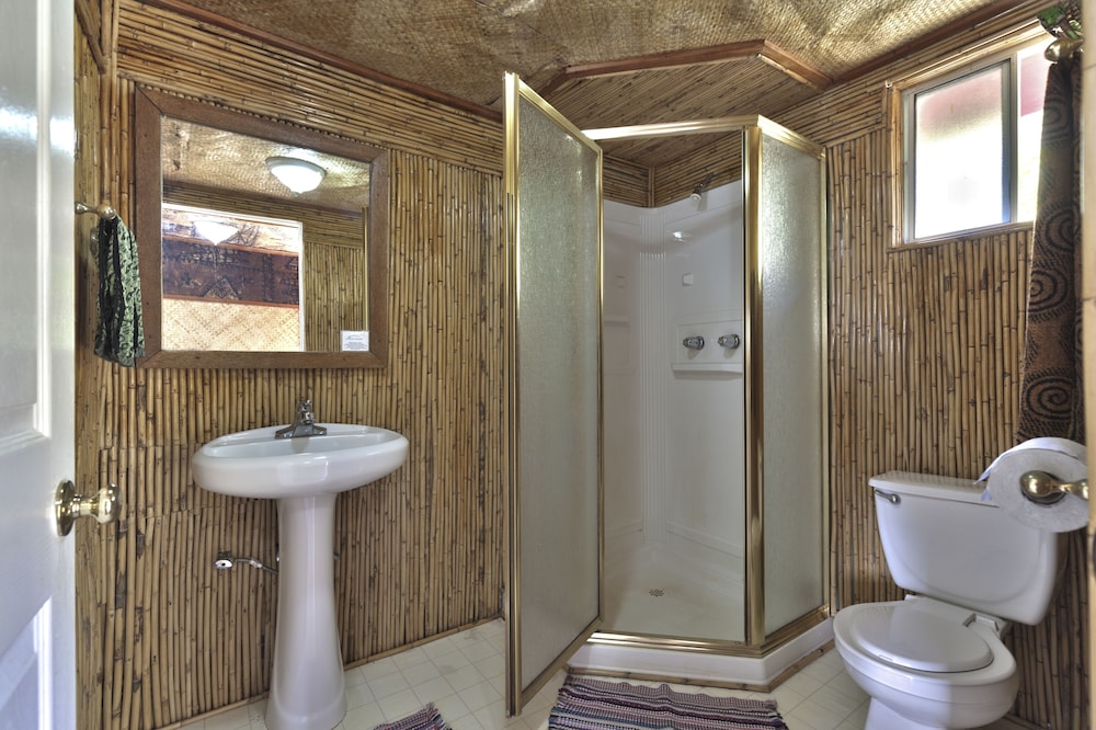 Panoramic Quad Room photo 2