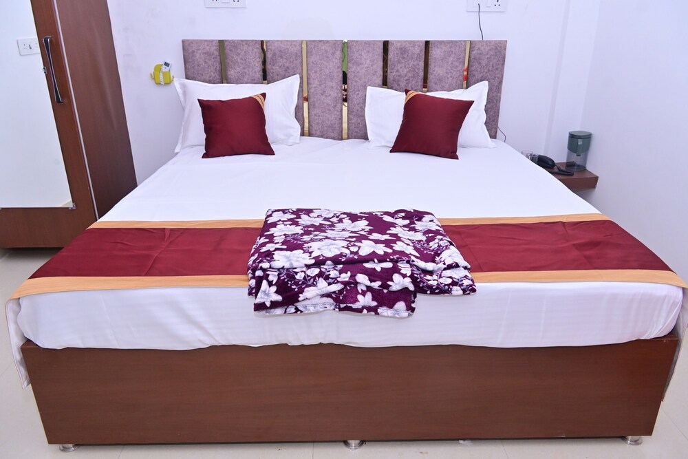 Deluxe Double Room, City View