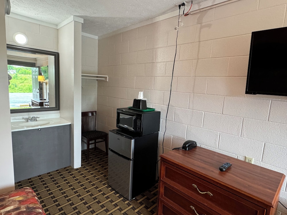 Non-Smoking Room, 2 Double Beds photo 2