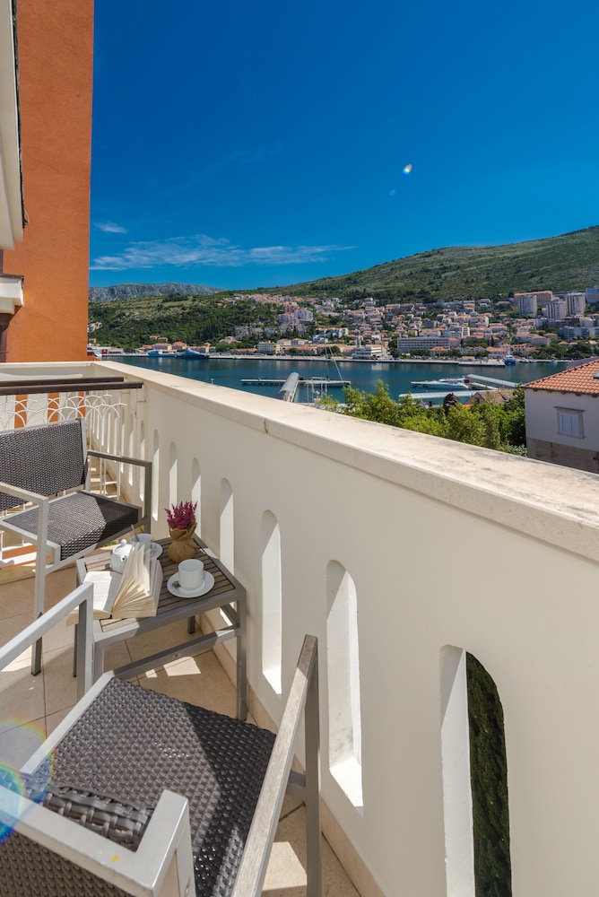 Classic Room, Balcony, Partial Sea View - Photo 10