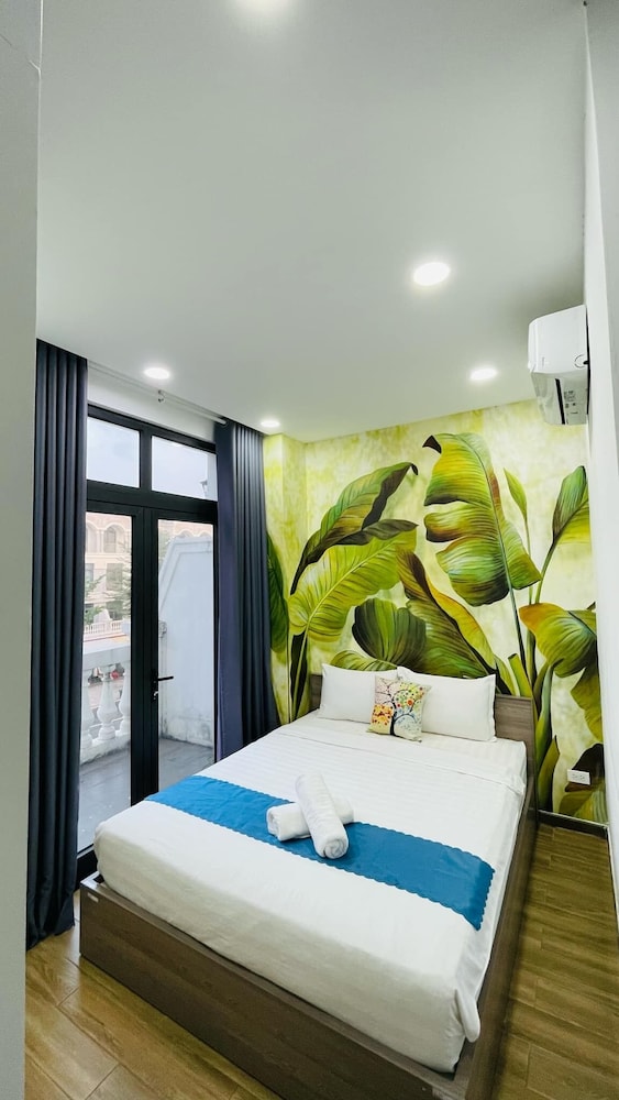 Deluxe Room, Balcony, City View