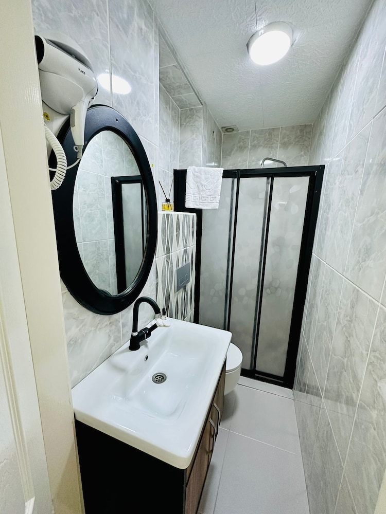 Classic Quadruple Room, 1 Bedroom, Non Smoking, City View photo 3
