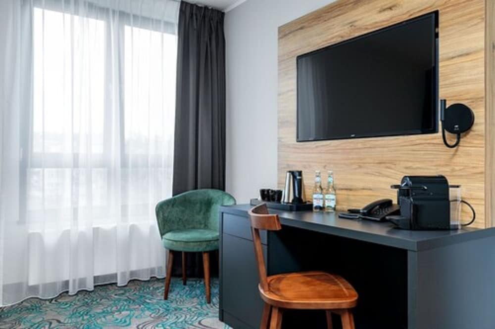 Executive Room, 1 Queen Bed - Photo 6
