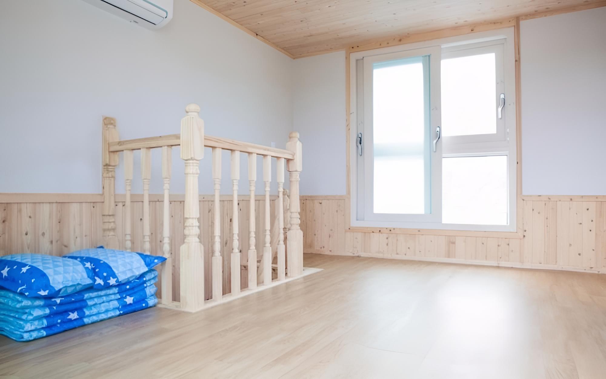 Room (Duplex (large room)) photo 1