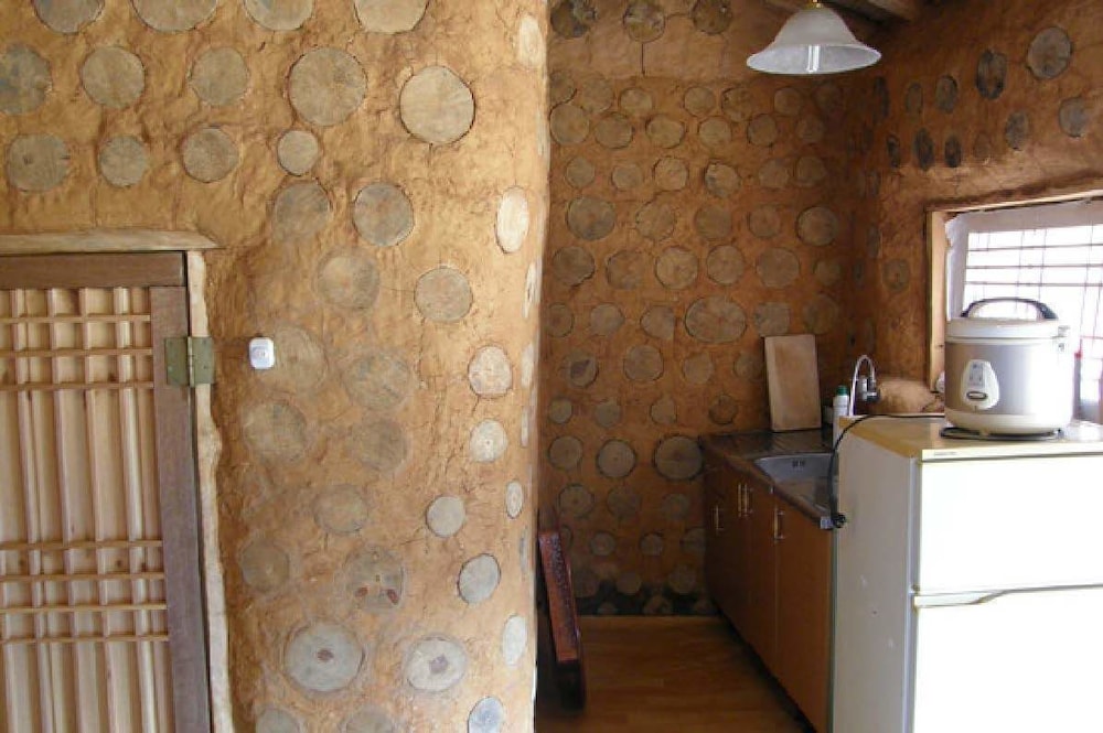 Traditional Studio (5 PY Ondol: Woon Yil Ahm) photo 3