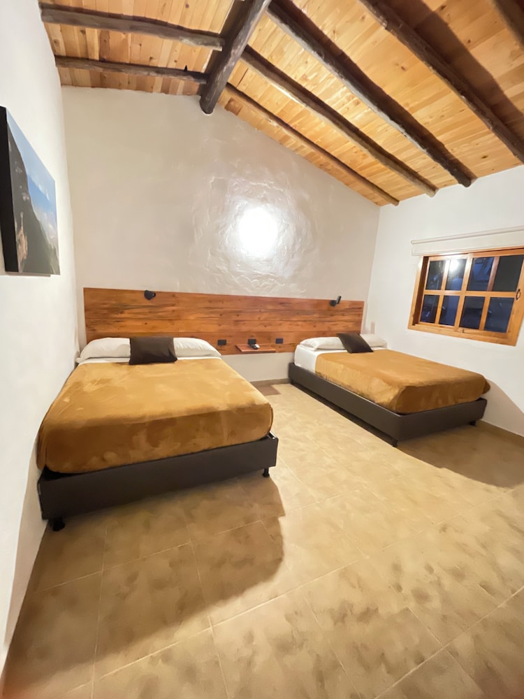 Family Quadruple Room, Pool View photo 1