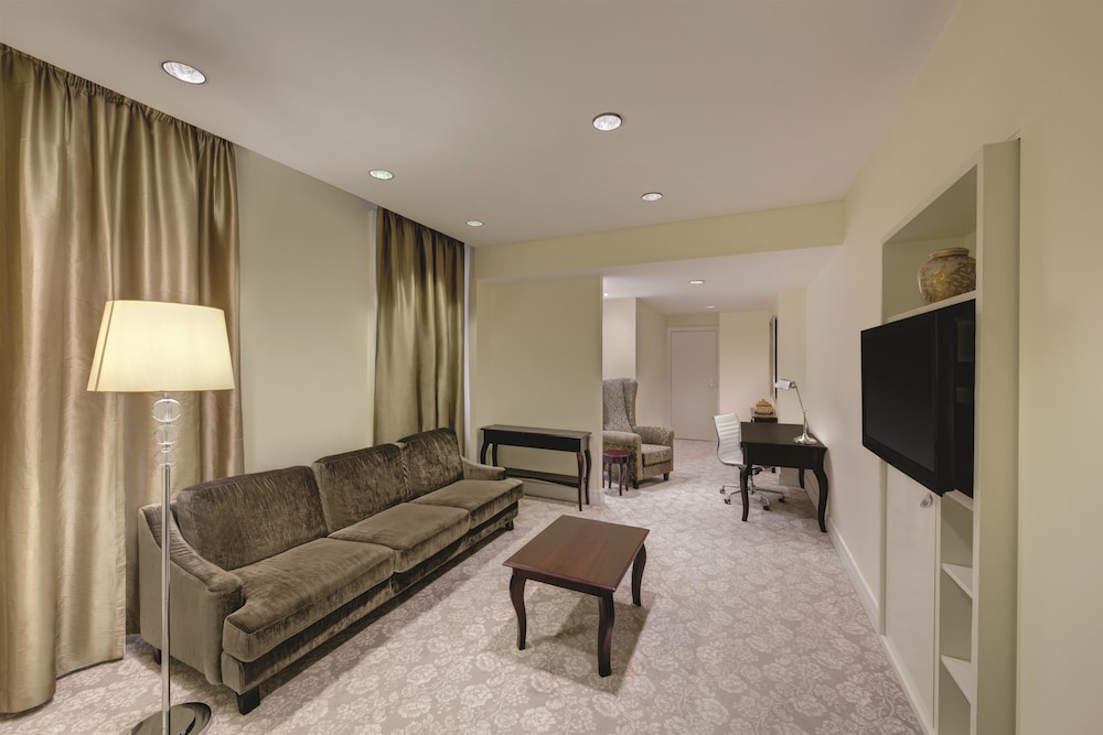Fuller Suite King  (Weekly Housekeeping) - Photo 2