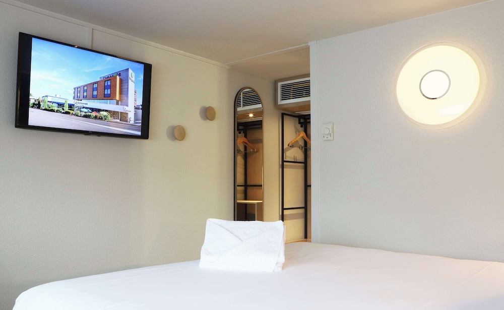 Superior Room, Multiple Beds - Photo 4