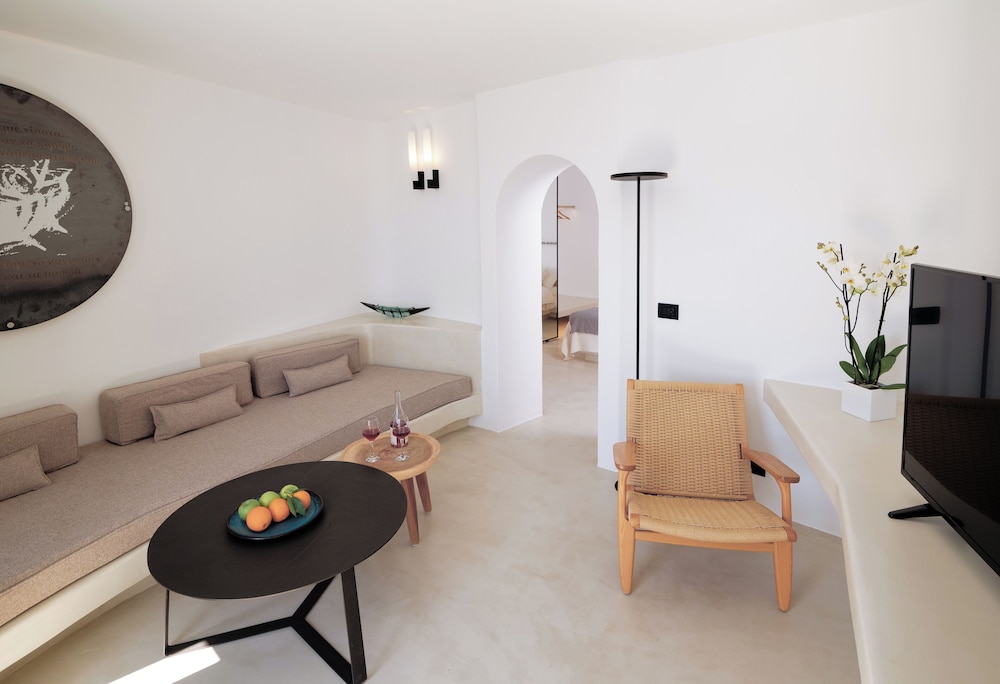 The Shipbuilder's Suite with Hot Tub & Caldera View - Photo 10