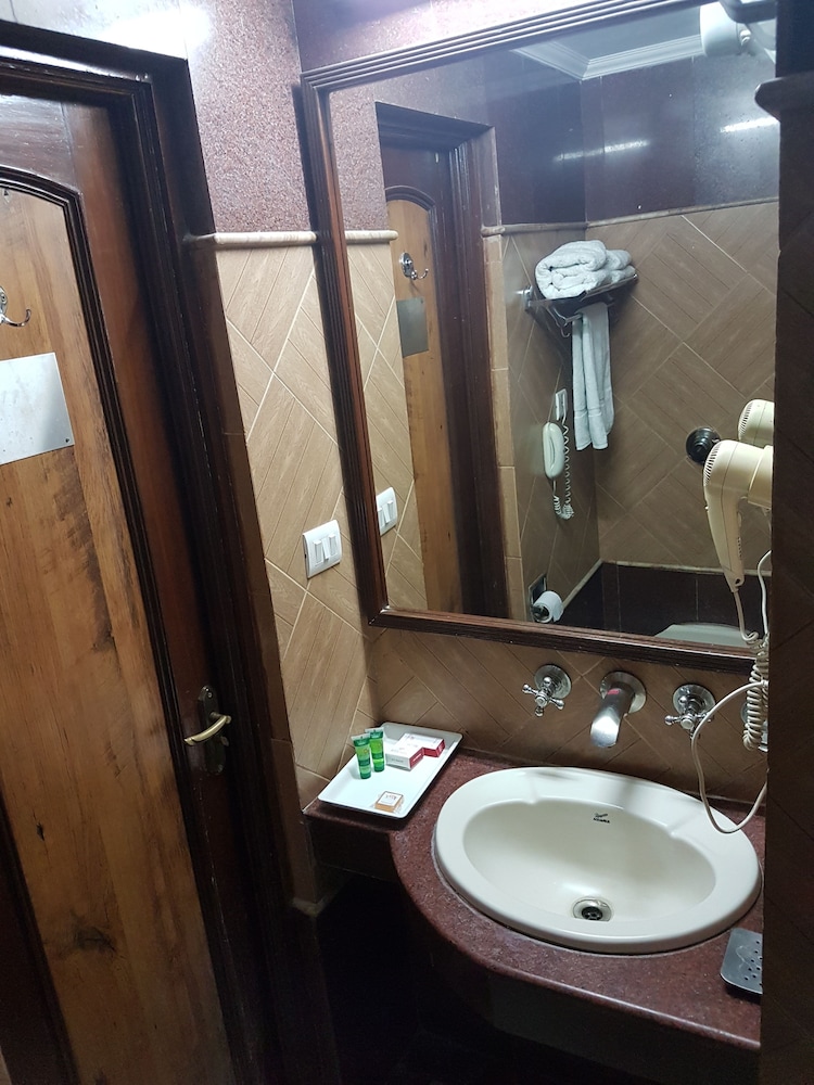 Value Room - Photo 4