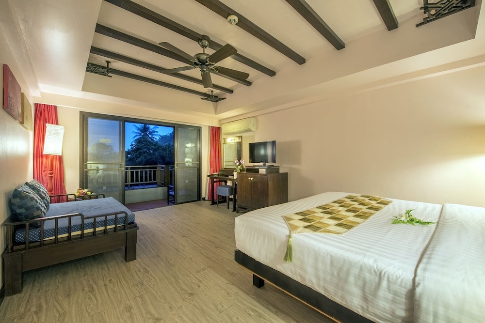Deluxe Room - Photo 6