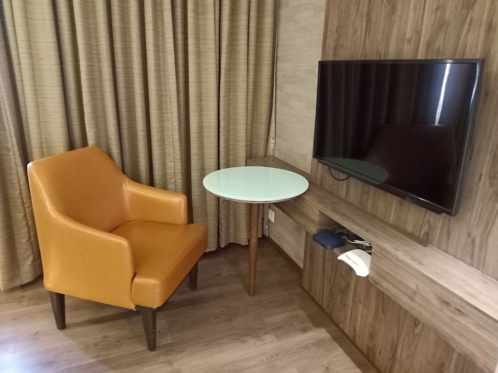 Deluxe Room - Photo 18