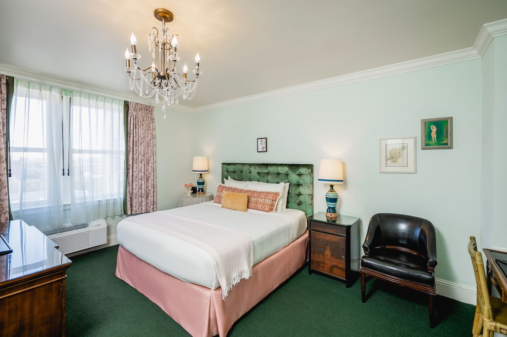 Room, 1 King Bed (Clio) - Photo 1