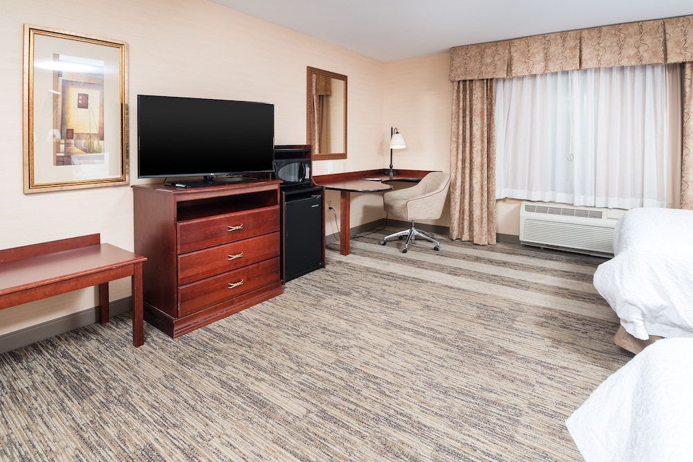 Room, 2 Queen Beds, Accessible, Non Smoking - Photo 4