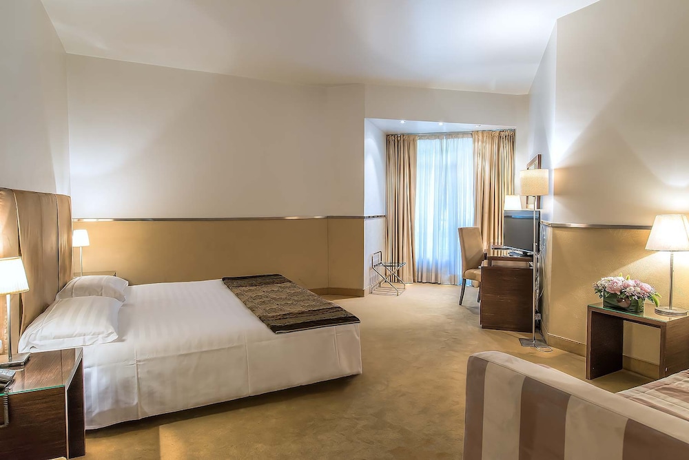 Classic Triple Room - Photo 1