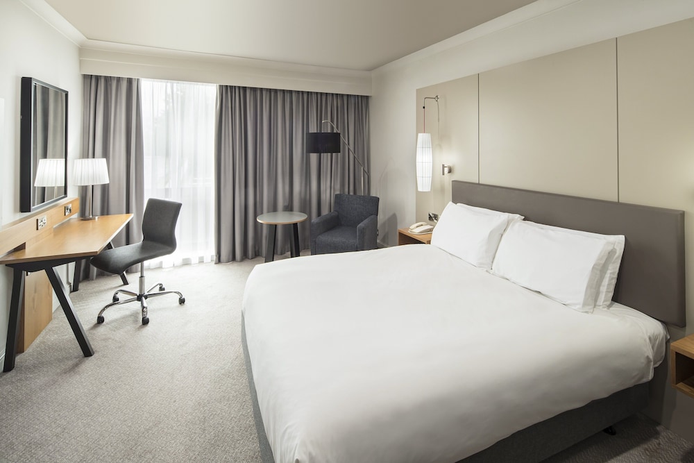 Premium Room, 1 King Bed, Club Lounge Access (Super King, Stratford View, Bath) - Photo 3