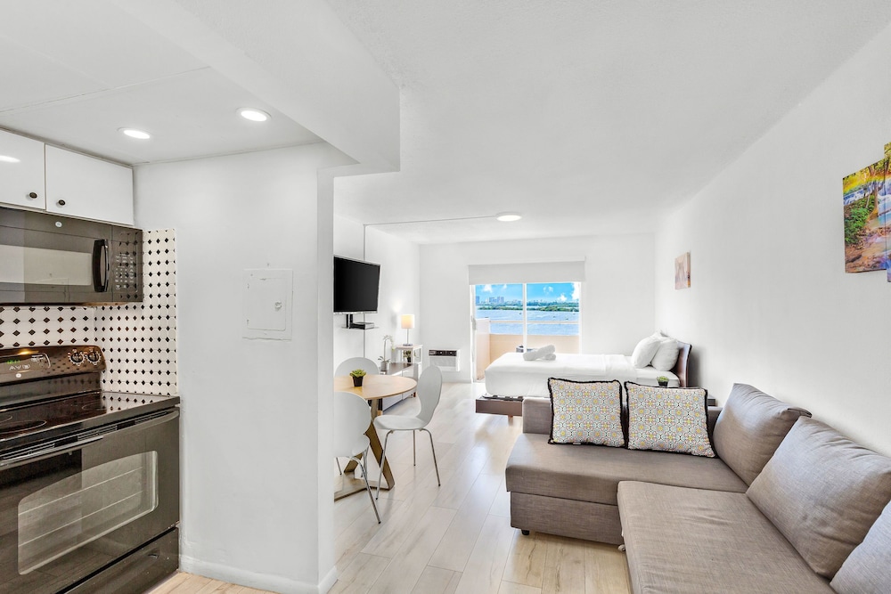 Apartment photo 2