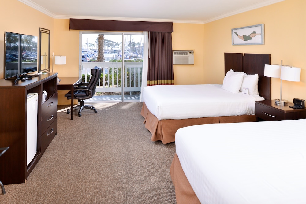 Deluxe Room, 2 Queen Beds, Harbor View - Photo 1