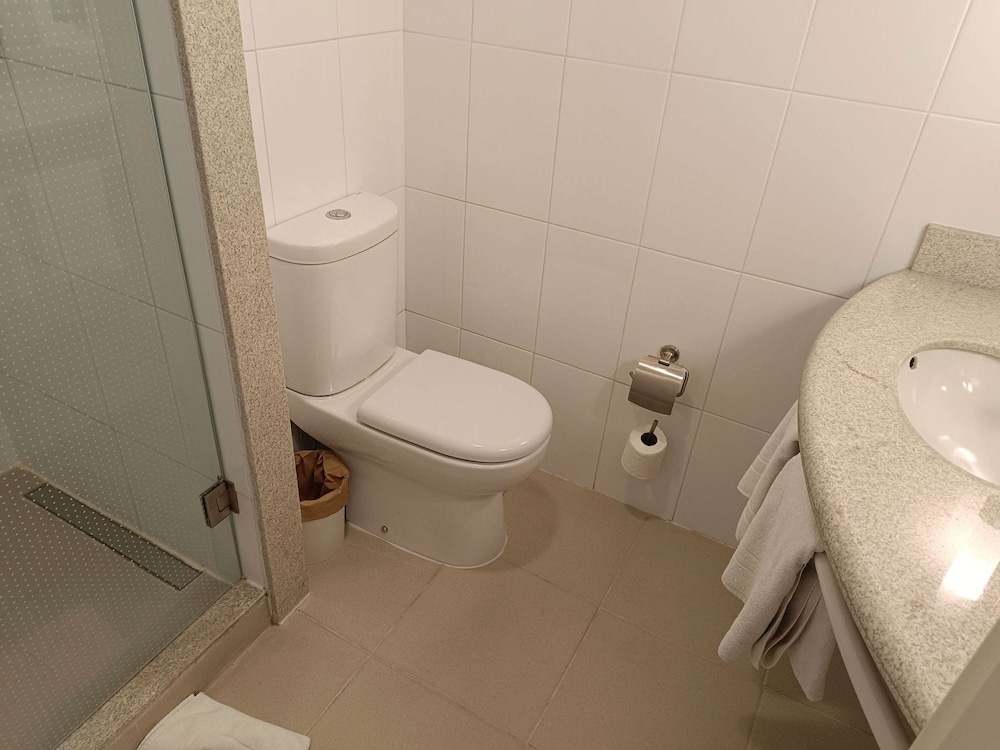 Standard Room, Multiple Beds photo 3