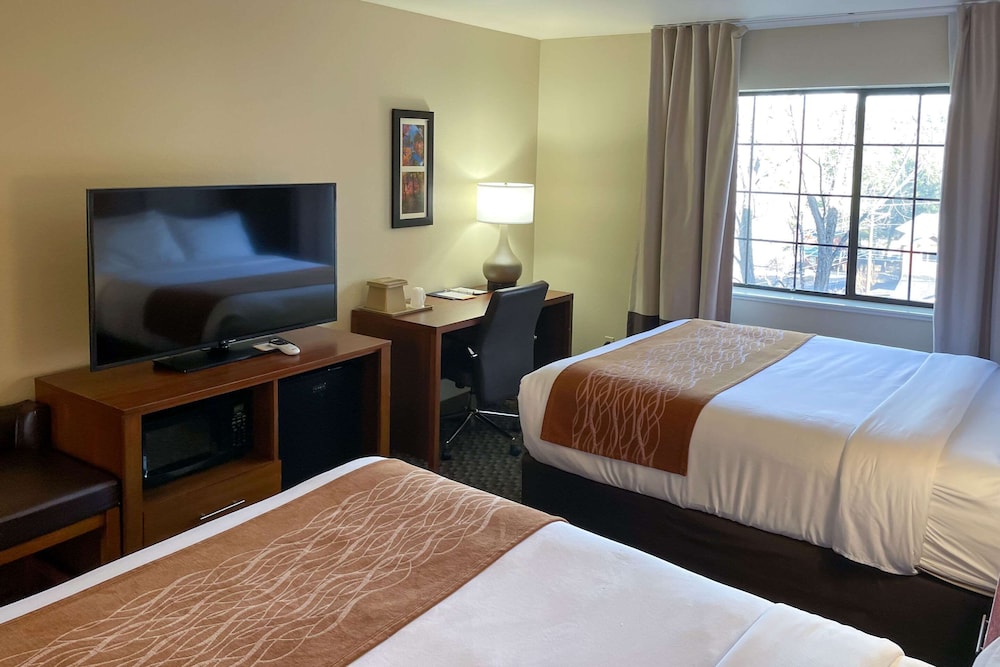 Suite, 2 Queen Beds, Non Smoking - Photo 5