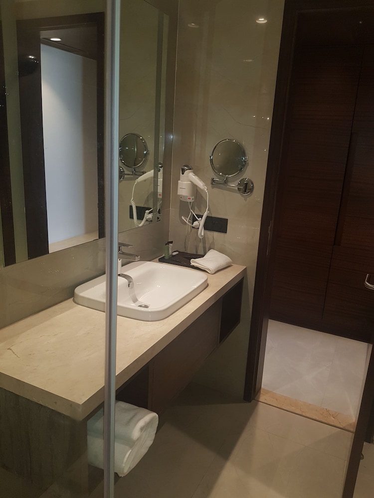 Suite - Photo 7