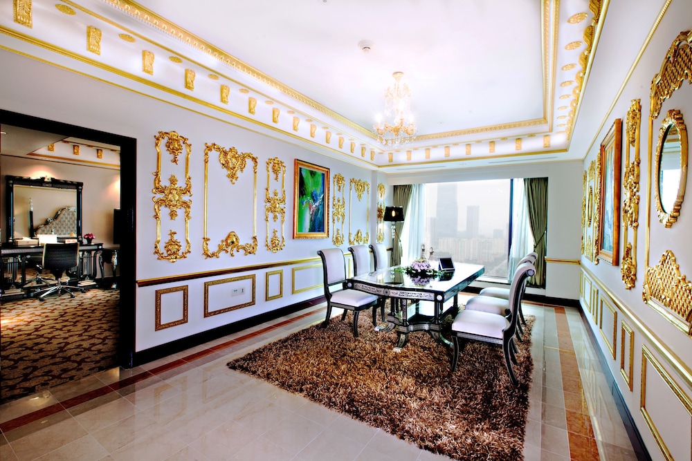 CV Suite photo 2