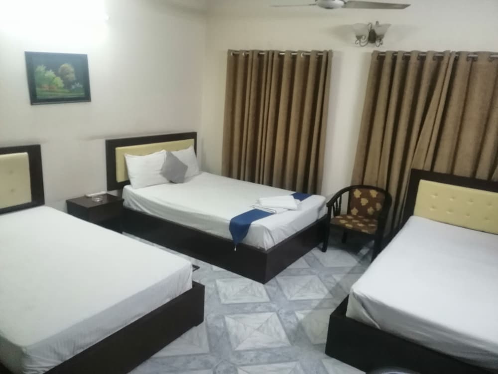 Deluxe Triple Room photo 3