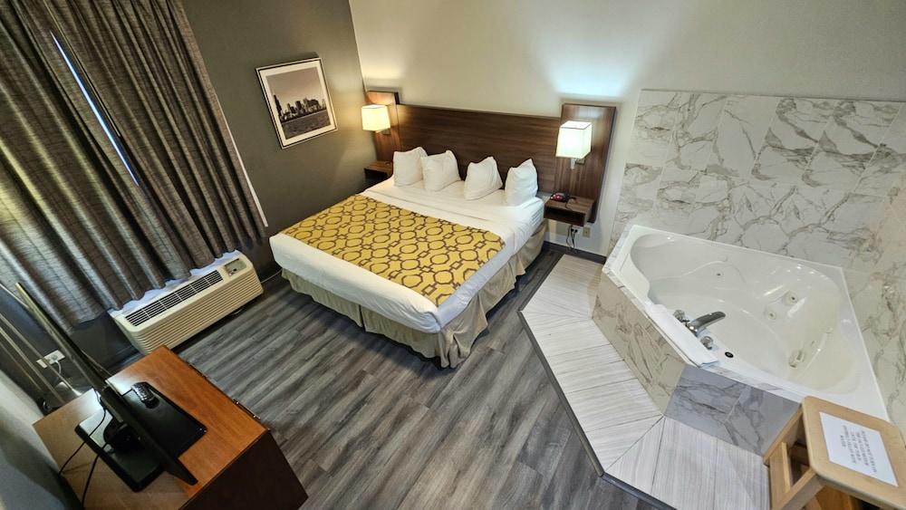 Suite, 1 King Bed, Non Smoking, Jetted Tub - Photo 6