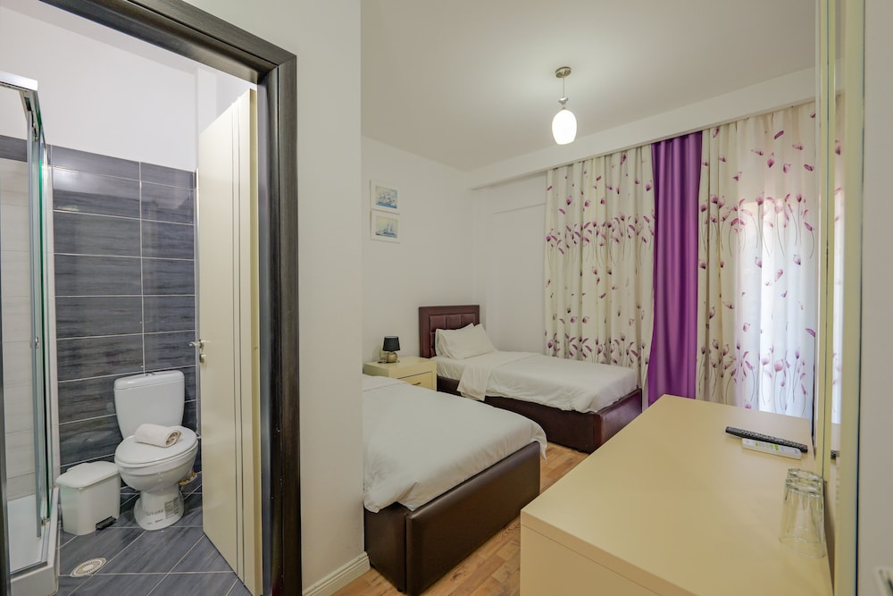 Quadruple Room with Balcony photo 1