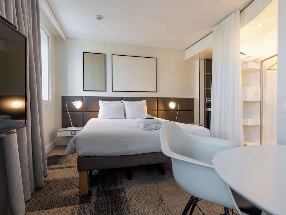 Superior Suite, 1 Queen Bed with Sofa bed photo 3