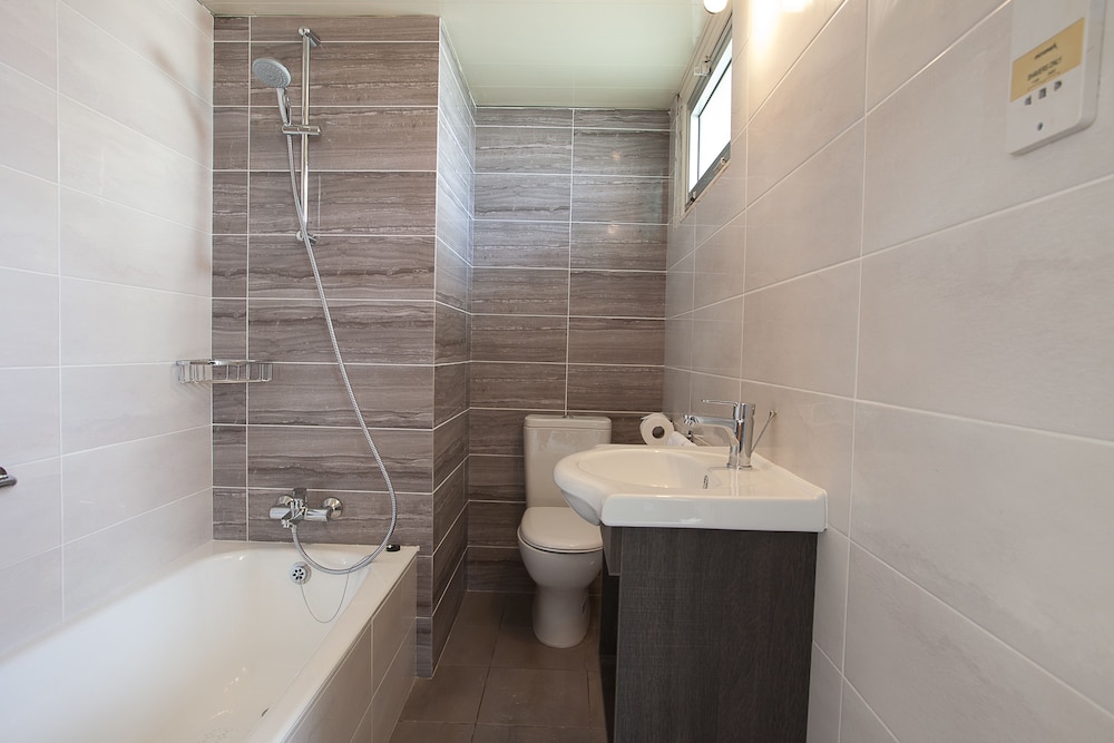 Apartment, 1 Bedroom, Partial Ocean View - Photo 5