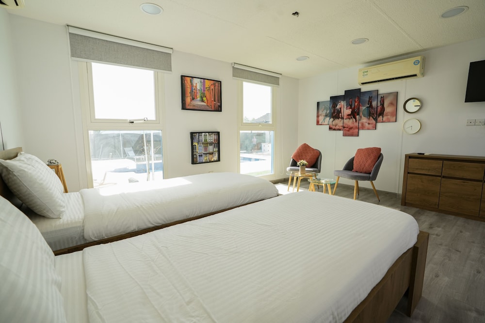 Deluxe Cabin photo 3