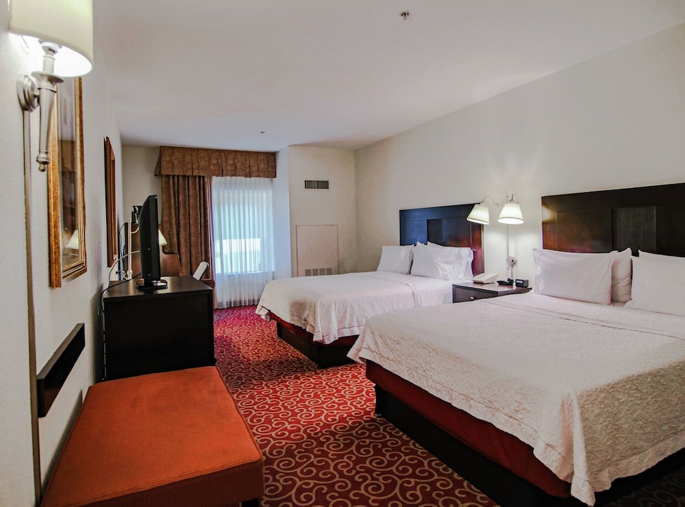 Room, 2 Queen Beds, Accessible, Non Smoking - Photo 2