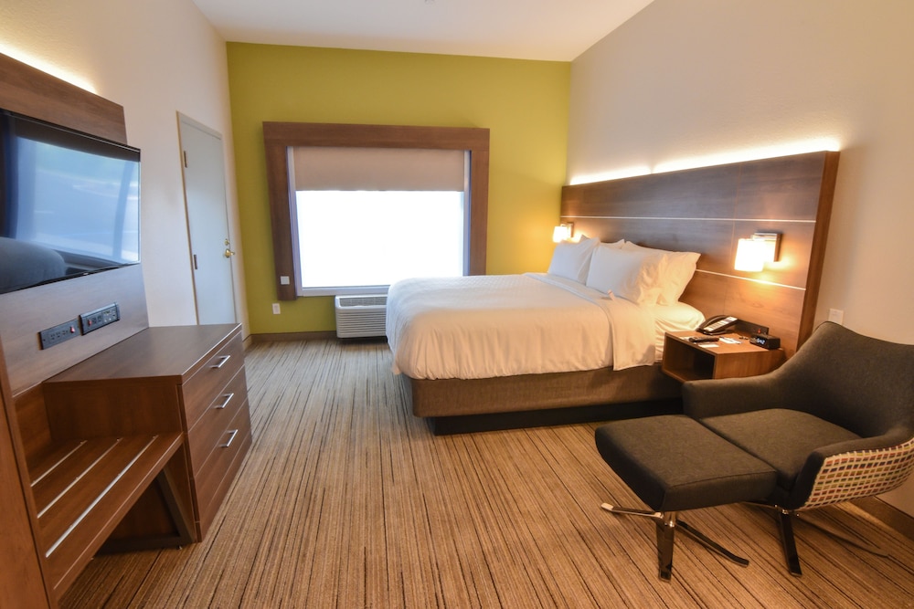 Standard Room, 1 King Bed, Accessible (Communications, Accessible Tub) - Photo 3
