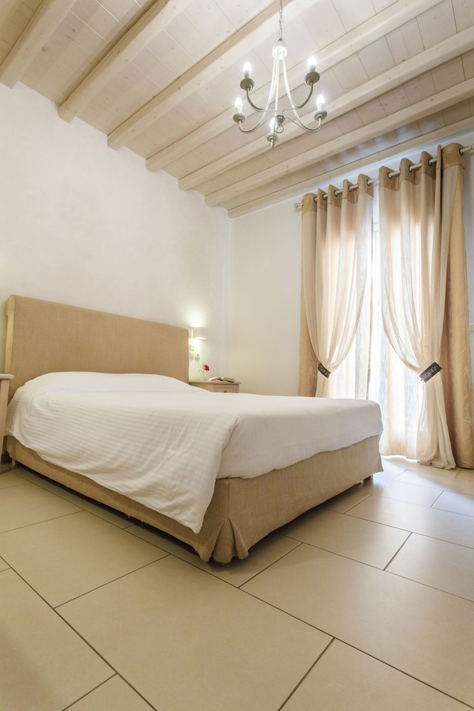 Sunset Wing Double Room Sea View - Photo 4
