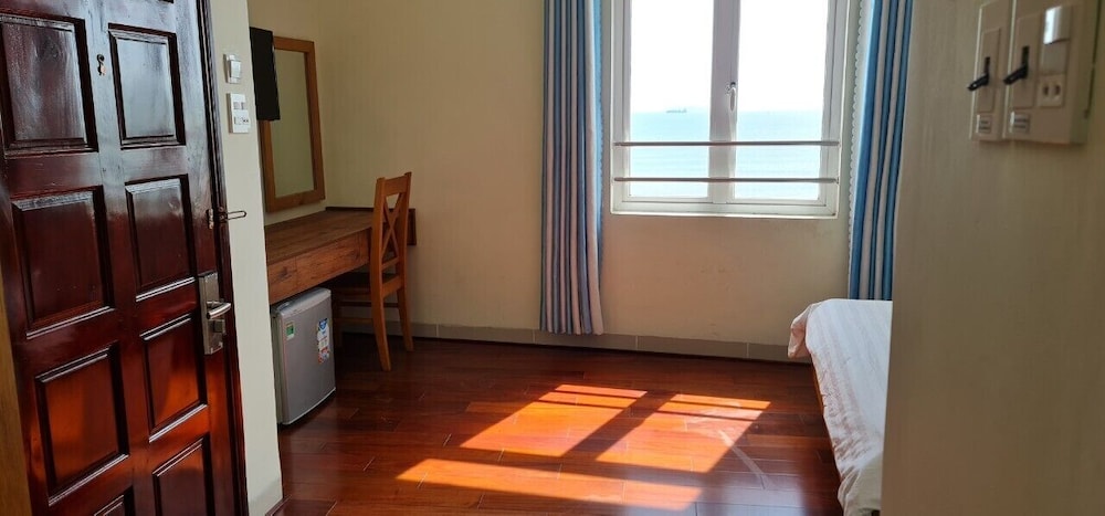 Superior Room, Partial Sea View photo 3