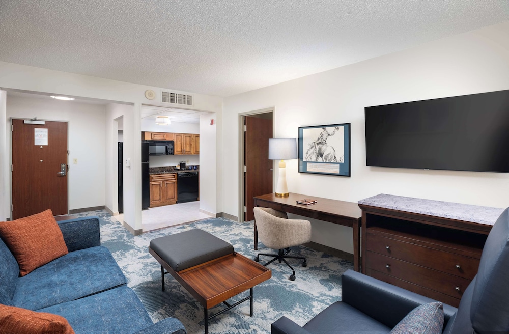 Suite, 1 Bedroom, Kitchen - Photo 9