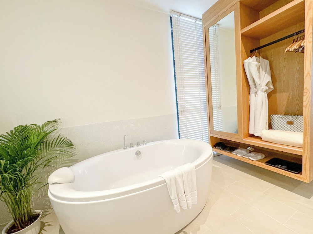 Executive Pool Villa (Roundtrip airport transfer) - Photo 8