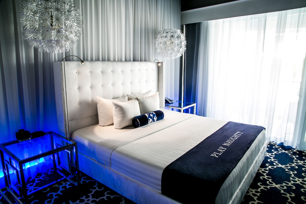 Room, 1 King Bed photo 2