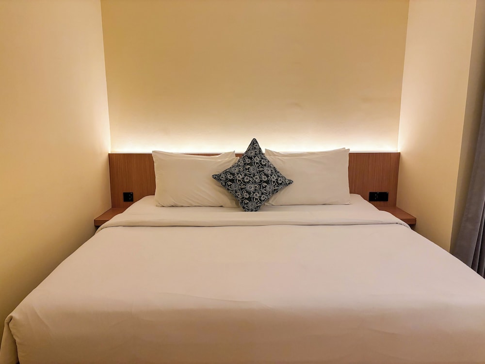 Suite, 1 Bedroom - Photo 6