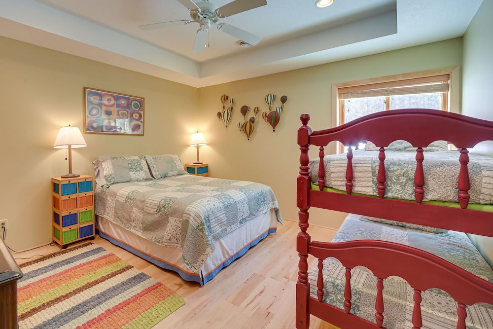 House (4 Bedrooms) photo 2