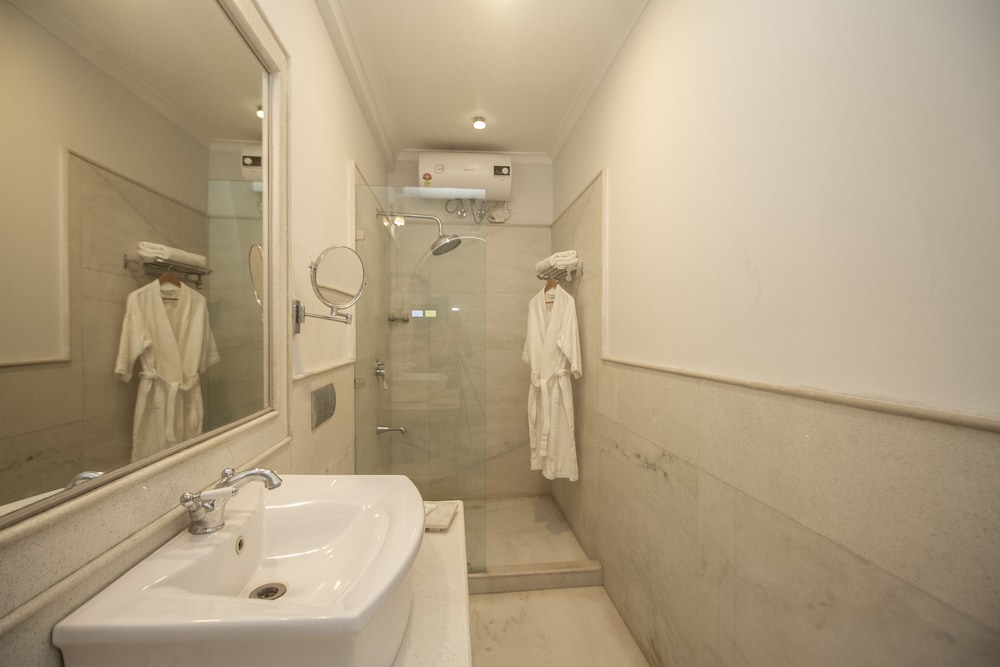 Royal Suite with Terrace - Photo 13