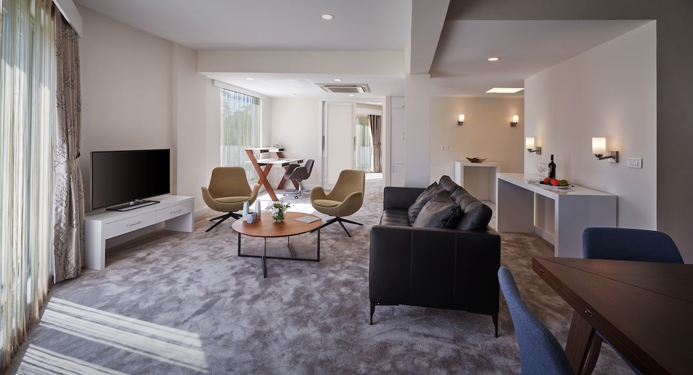 King Suite - Photo 1