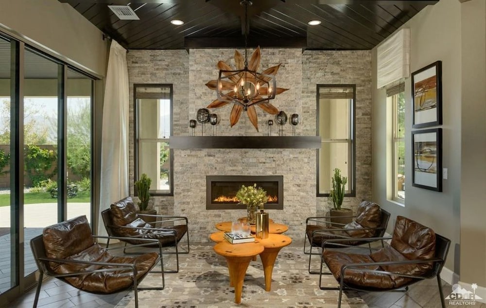 Luxury Villa (4 Bedrooms) photo 2