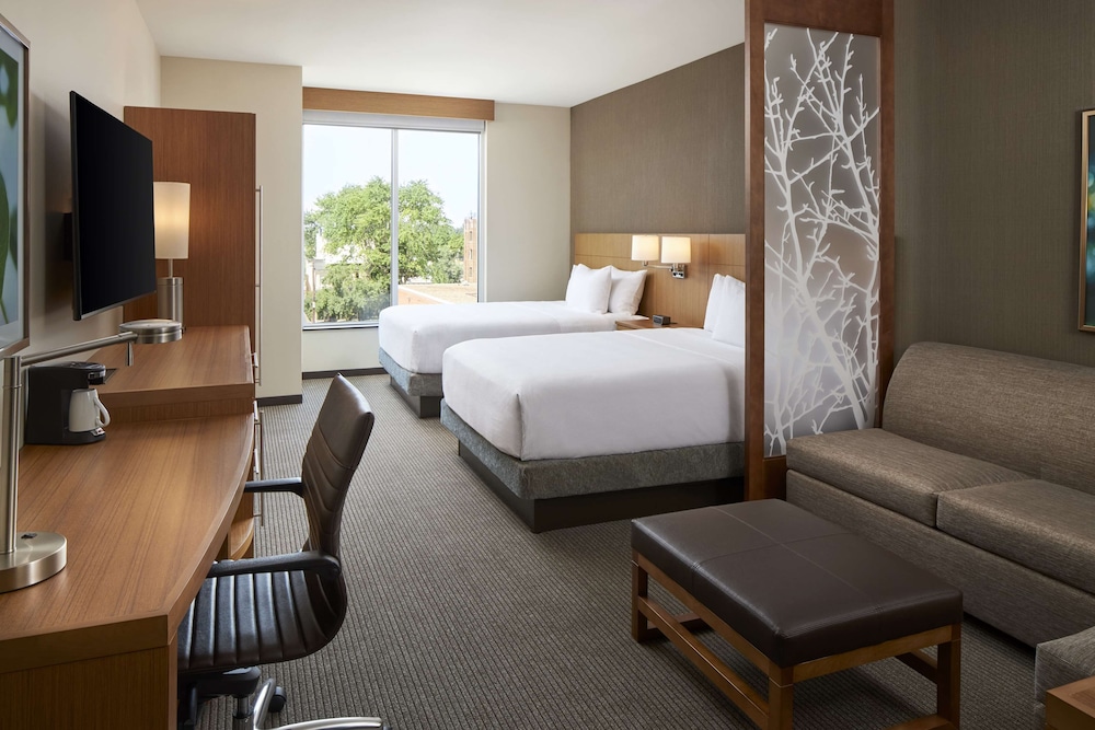 Room, 2 Queen Beds - Photo 1