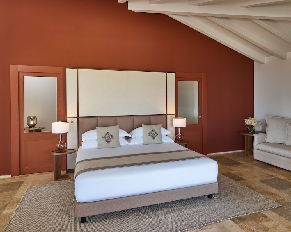 Suite, 1 King Bed (Shardana Suite W/View)