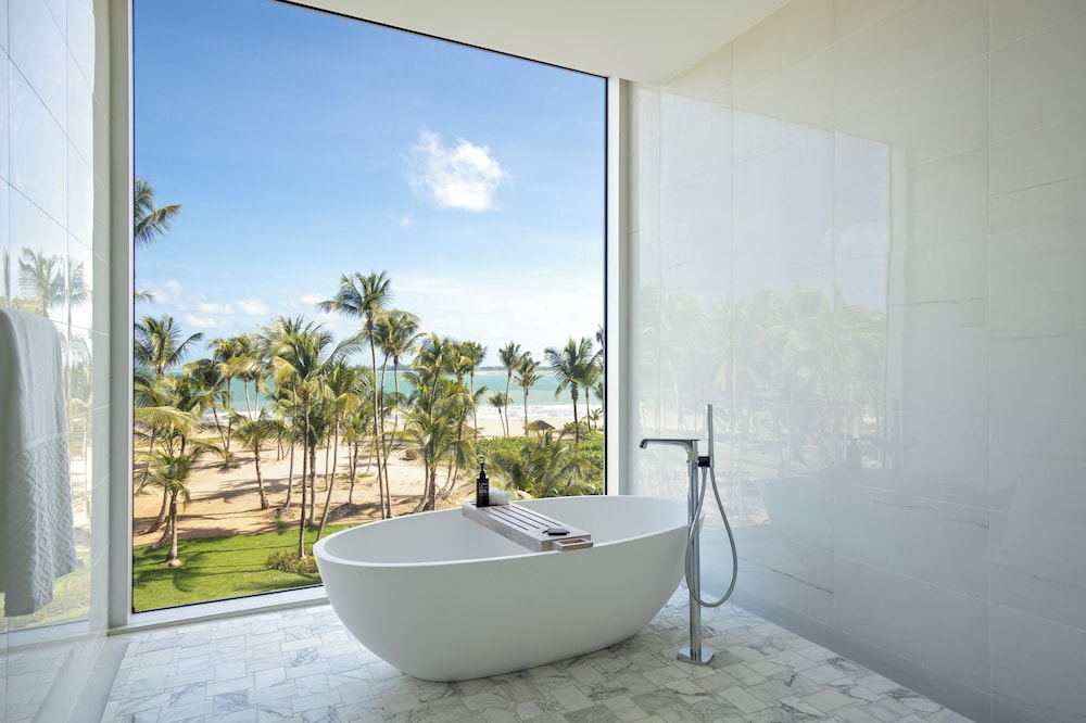 House, 4 Bedrooms, Oceanfront (Residence) - Photo 3
